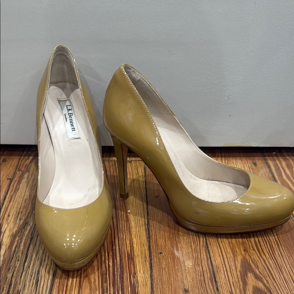 LK Bennett Women's Tan Pumps